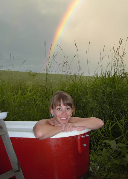 outdoor tub under the rainbow