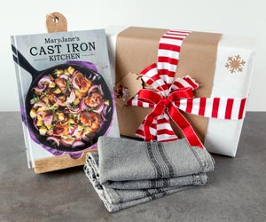 Cast Iron Kitchen Holiday Gift Bundle 